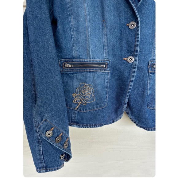 Vintage Y2K ‘Rave’ 2 Button Blue Denim Western Blazer • Rose Embroidery - S/M - Picture 2 of 4